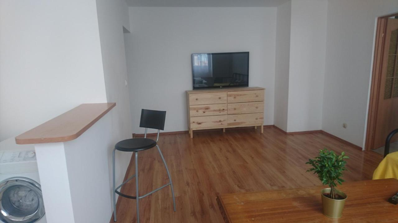 Apartamenty Nad Stonehenge Dabrowa Gornicza Exterior photo